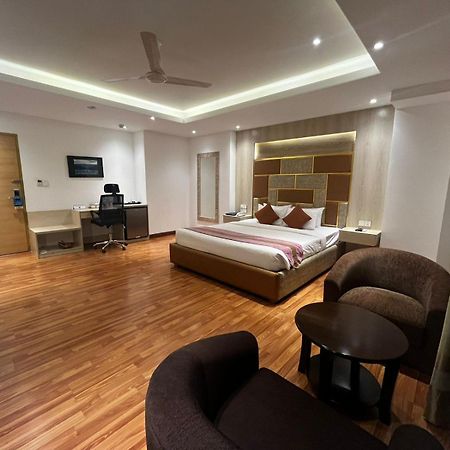 Royal Raj Hotel ラジシャヒ エクステリア 写真